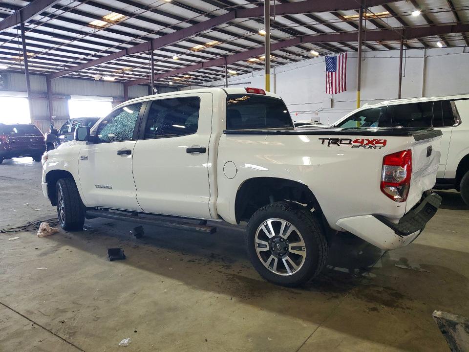55428336 :رقم المزاد ، 5TFDW5F11JX775414 vin ، 2018 Toyota Tundra مزاد بيع