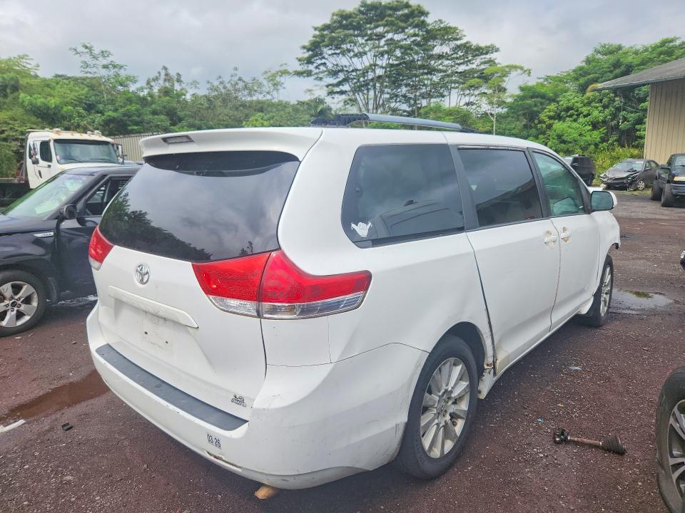 Продажа на аукционе авто 2013 Toyota Sienna, vin: 5TDJK3DC1DS056729, номер лота: 58474876