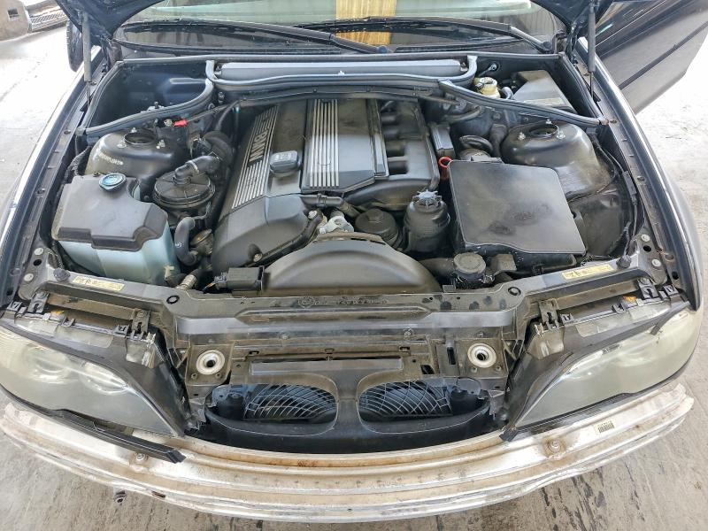 55145196 :رقم المزاد ، WBABW534X4PL40611 vin ، 2004 Bmw 330 مزاد بيع