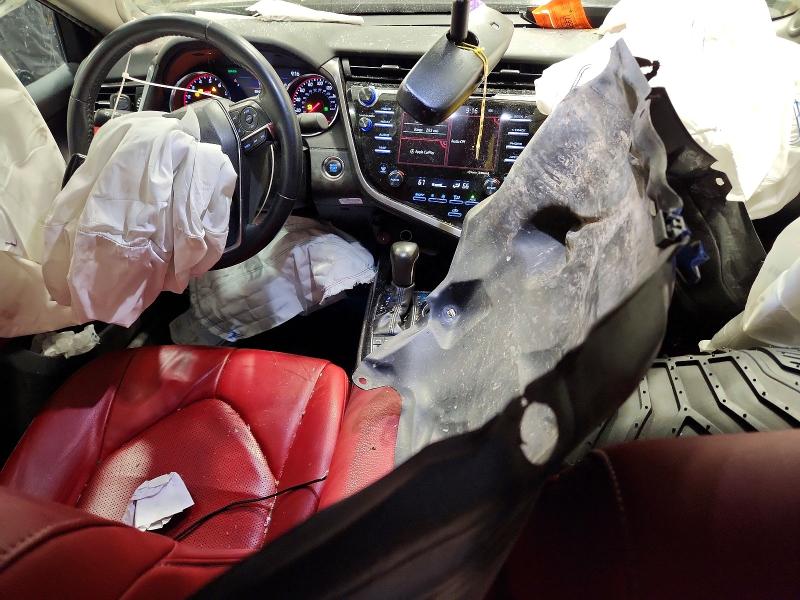 57210986 :رقم المزاد ، 4T1BZ1HK1KU027385 vin ، 2019 Toyota Camry مزاد بيع
