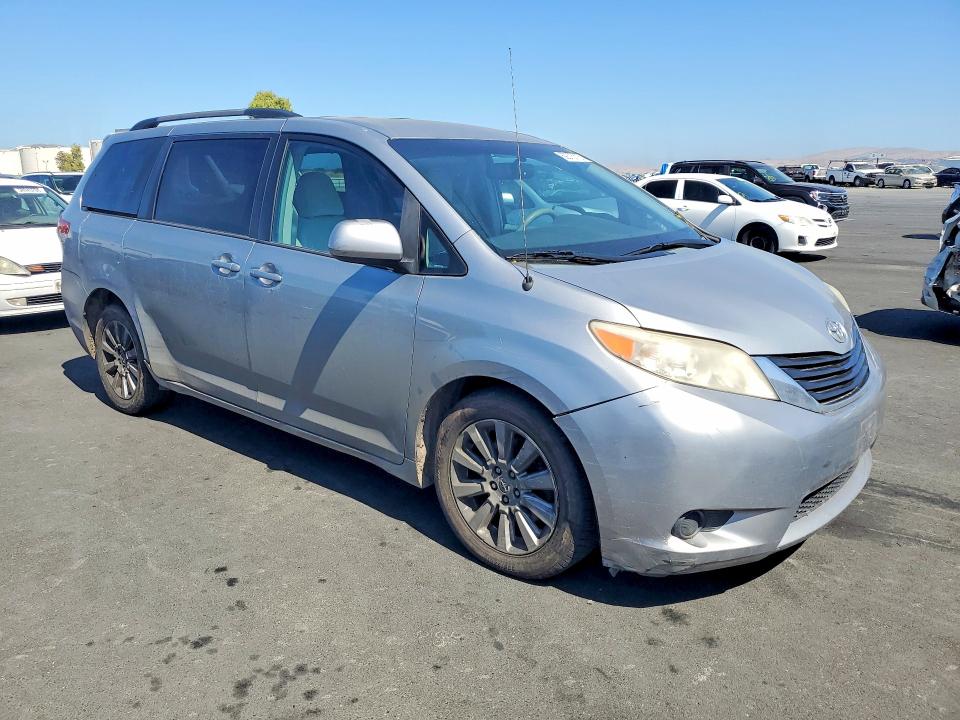 Продаж на аукціоні авто 2014 Toyota Sienna, vin: 5TDJK3DCXES077807, номер лоту: 59373116