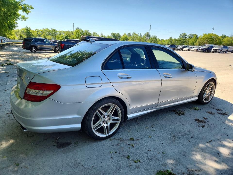 2011 Mercedes-benz C მანქანა იყიდება აუქციონზე, vin: WDDGF8BB9BR148615, აუქციონის ნომერი: 55877366