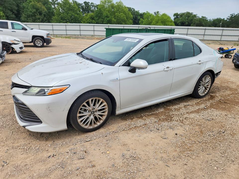 Auction sale of the 2018 Toyota Camry Hybrid, vin: 4T1B21HK8JU003961, lot number: 55576896