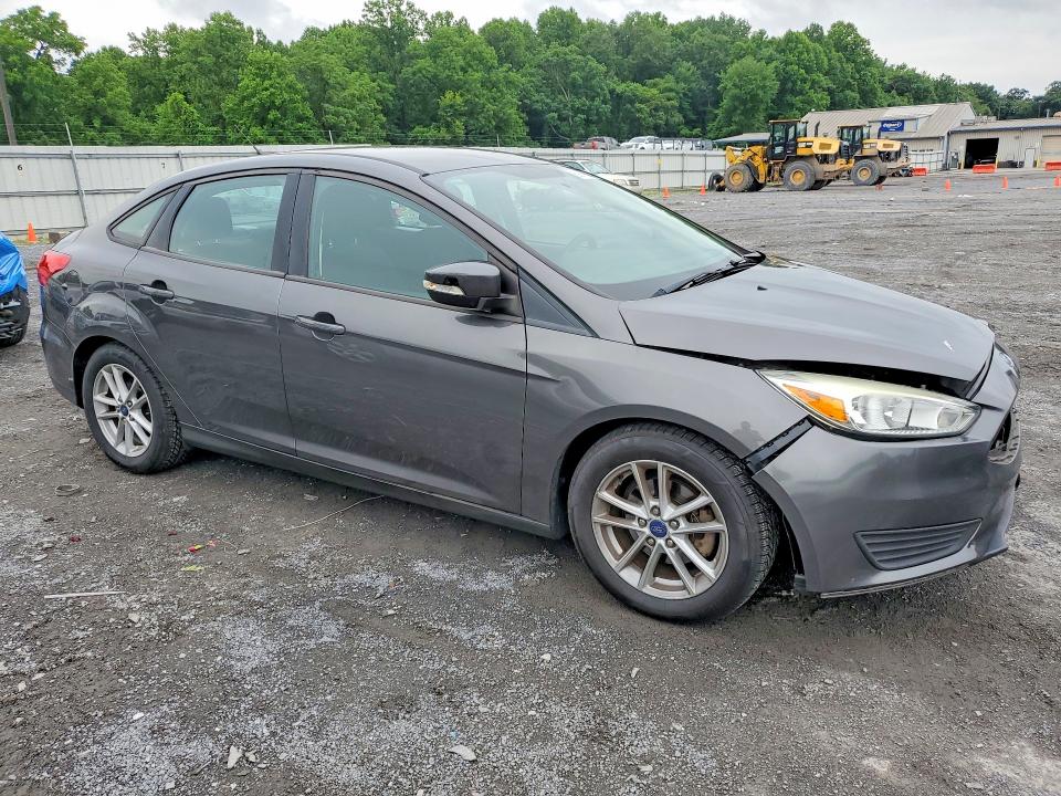 59113076 :رقم المزاد ، 1FADP3F2XFL229452 vin ، 2015 Ford Focus مزاد بيع