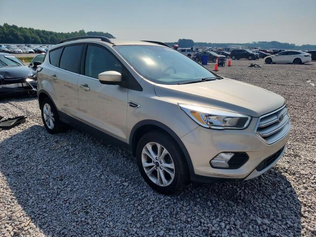 56501916 :رقم المزاد ، 1FMCU0GD5JUA42888 vin ، 2018 Ford Escape مزاد بيع