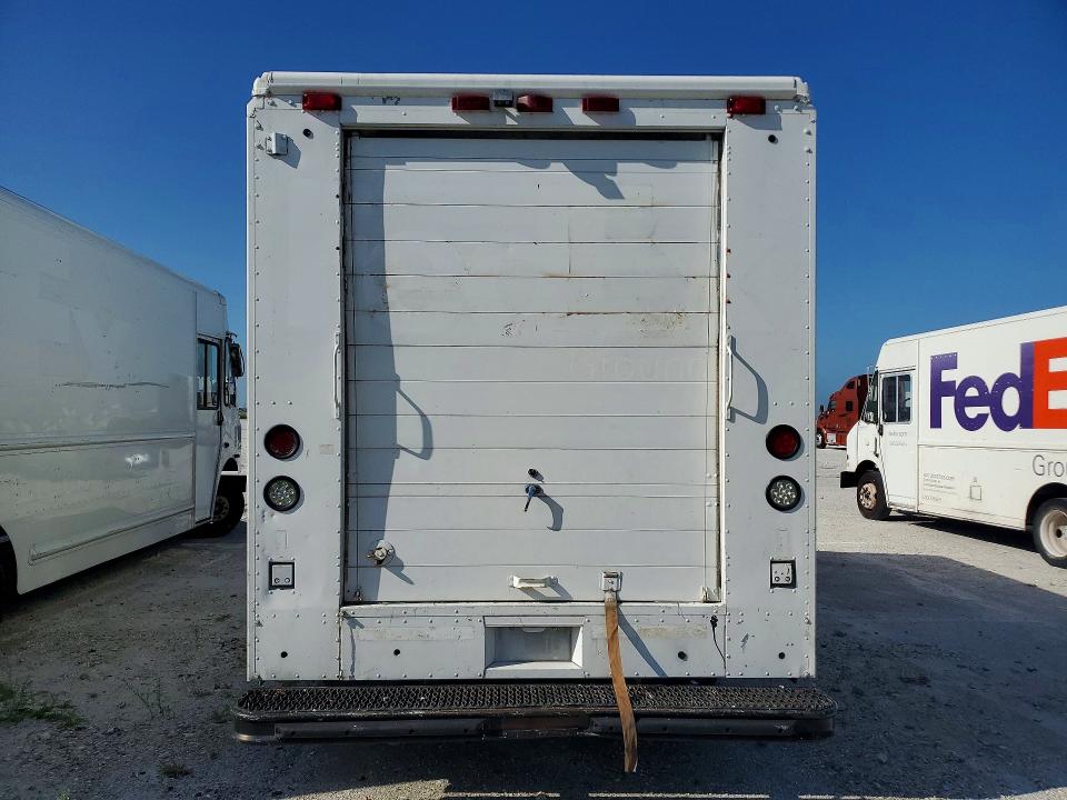 Продажа на аукционе авто 2000 Freightliner Chassis, vin: 4UZA4FA46YCF82045, номер лота: 50566306