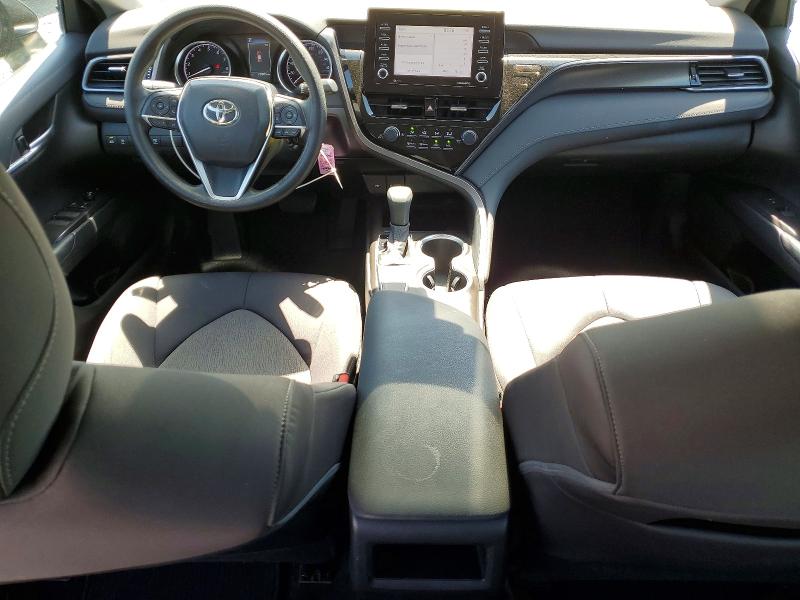 56447846 :رقم المزاد ، 4T1C11AKXMU576141 vin ، 2021 Toyota Camry مزاد بيع