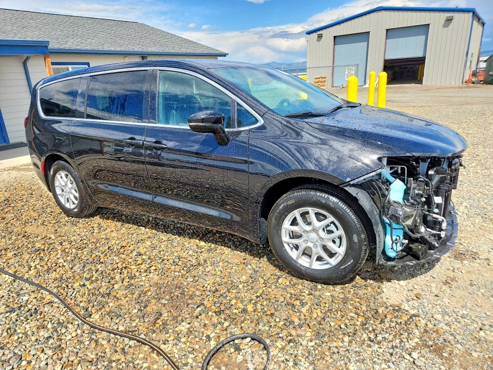 2027 Chrysler Pacifica მანქანა იყიდება აუქციონზე, vin: 2C4RC1BG1VR556572, აუქციონის ნომერი: 58963396