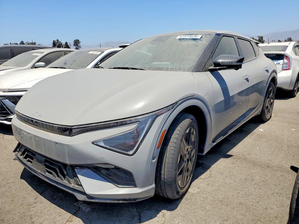 2025 Kia Ev6 მანქანა იყიდება აუქციონზე, vin: 5XYC44JA7SG010151, აუქციონის ნომერი: 57373636