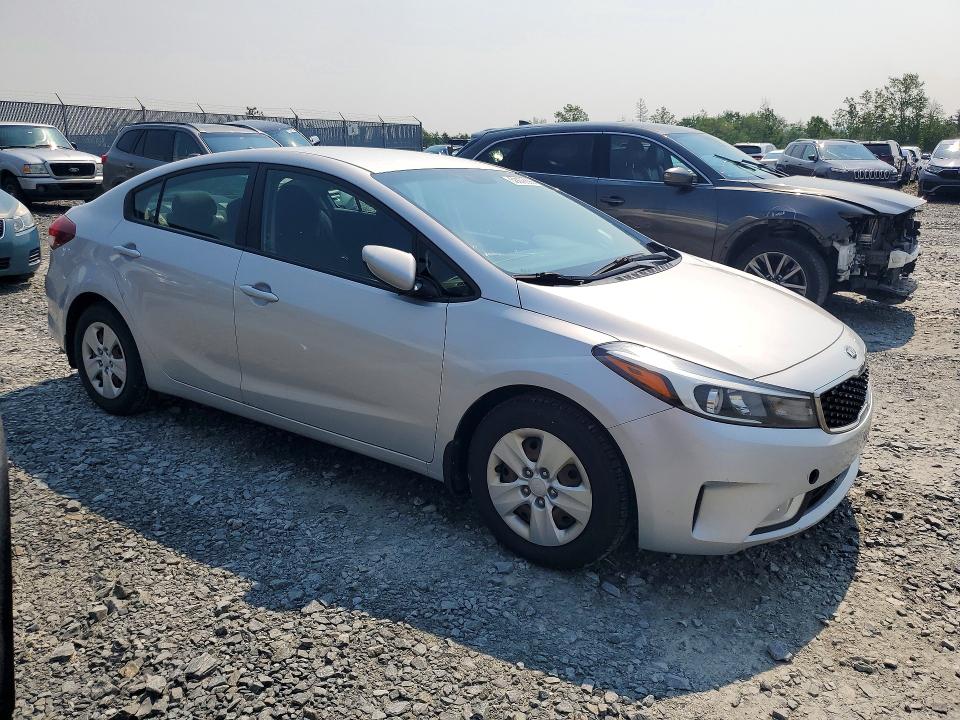 2017 Kia Forte მანქანა იყიდება აუქციონზე, vin: 3KPFL4A77HE120675, აუქციონის ნომერი: 58672696