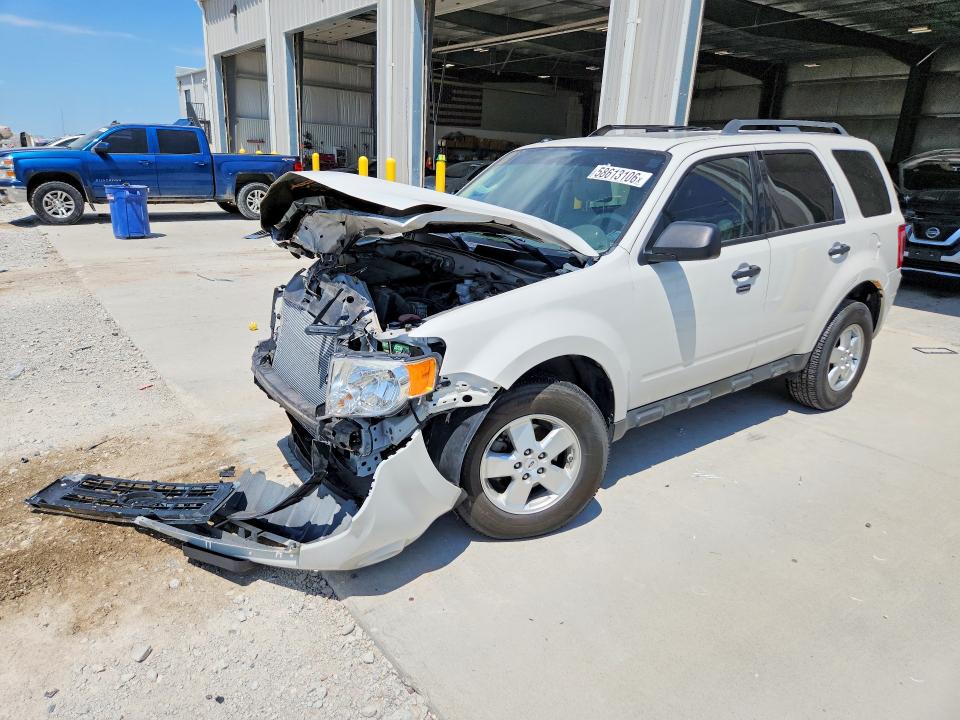 58613106 :رقم المزاد ، 1FMCU9DG3BKB14218 vin ، 2011 Ford Escape مزاد بيع