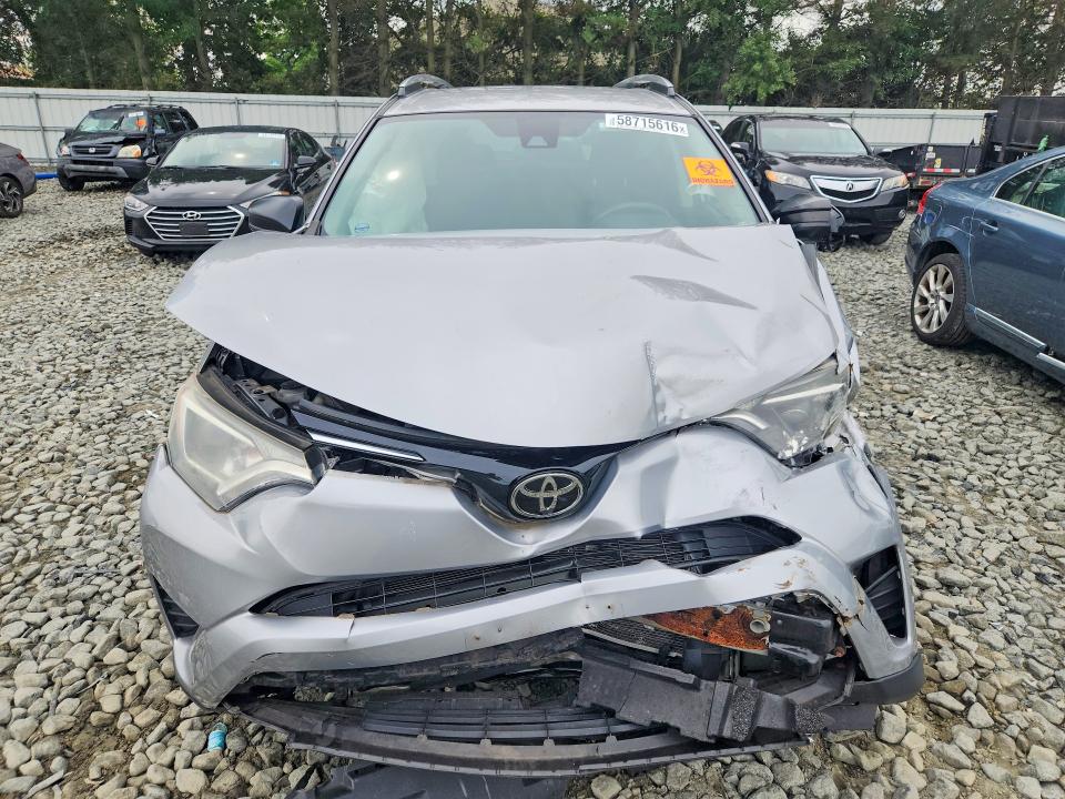 58715616 :رقم المزاد ، 2T3BFREV0JW710772 vin ، 2018 Toyota Rav4 مزاد بيع