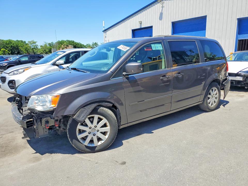 2015 Chrysler Town & Country მანქანა იყიდება აუქციონზე, vin: 2C4RC1AG2FR675363, აუქციონის ნომერი: 57349366