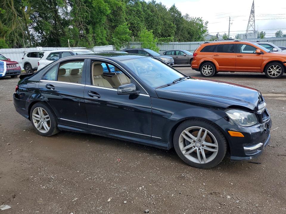 2012 Mercedes-benz C მანქანა იყიდება აუქციონზე, vin: WDDGF8BB1CA648557, აუქციონის ნომერი: 56513646