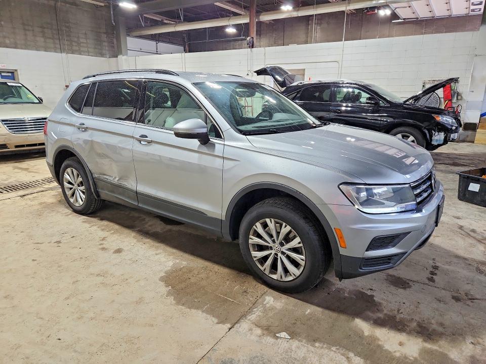 56397986 :رقم المزاد ، 3VV2B7AX8KM081838 vin ، 2019 Volkswagen Tiguan مزاد بيع