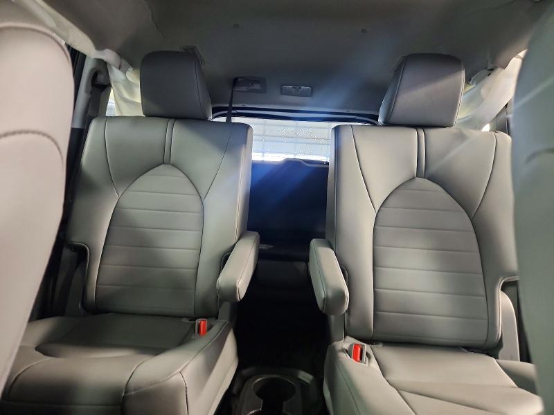 2026 Toyota Highlander Hybrid მანქანა იყიდება აუქციონზე, vin: 5TDKBRCH6TS705413, აუქციონის ნომერი: 63822546