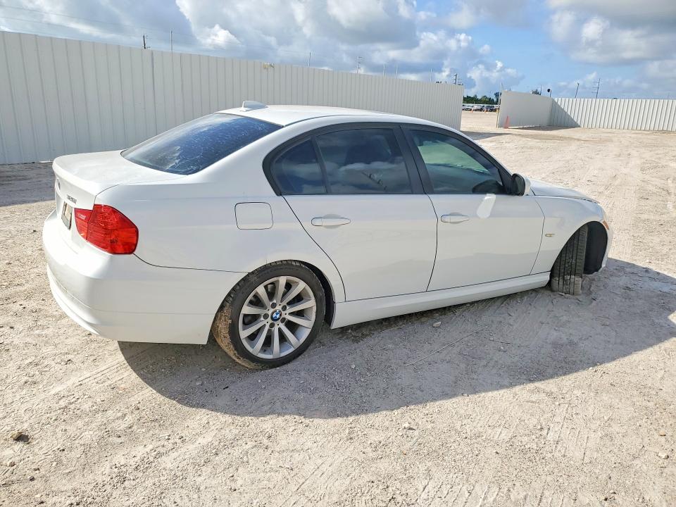 2011 Bmw 328 მანქანა იყიდება აუქციონზე, vin: WBAPH7C58BE682328, აუქციონის ნომერი: 56739756