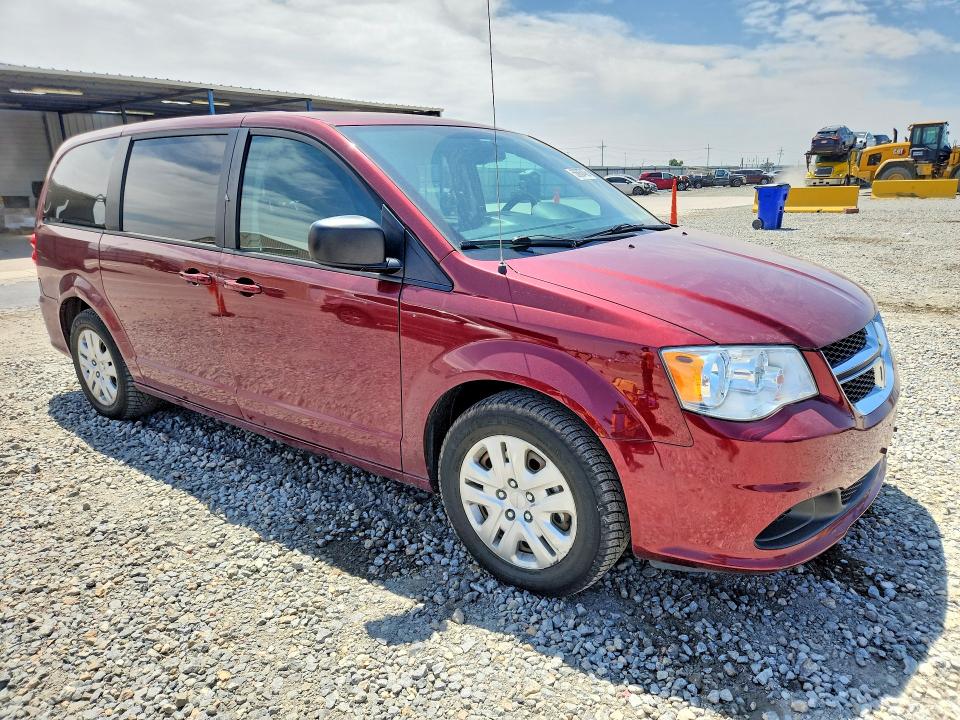 56667426 :رقم المزاد ، 2C4RDGBG2JR151556 vin ، 2018 Dodge Grand Caravan مزاد بيع