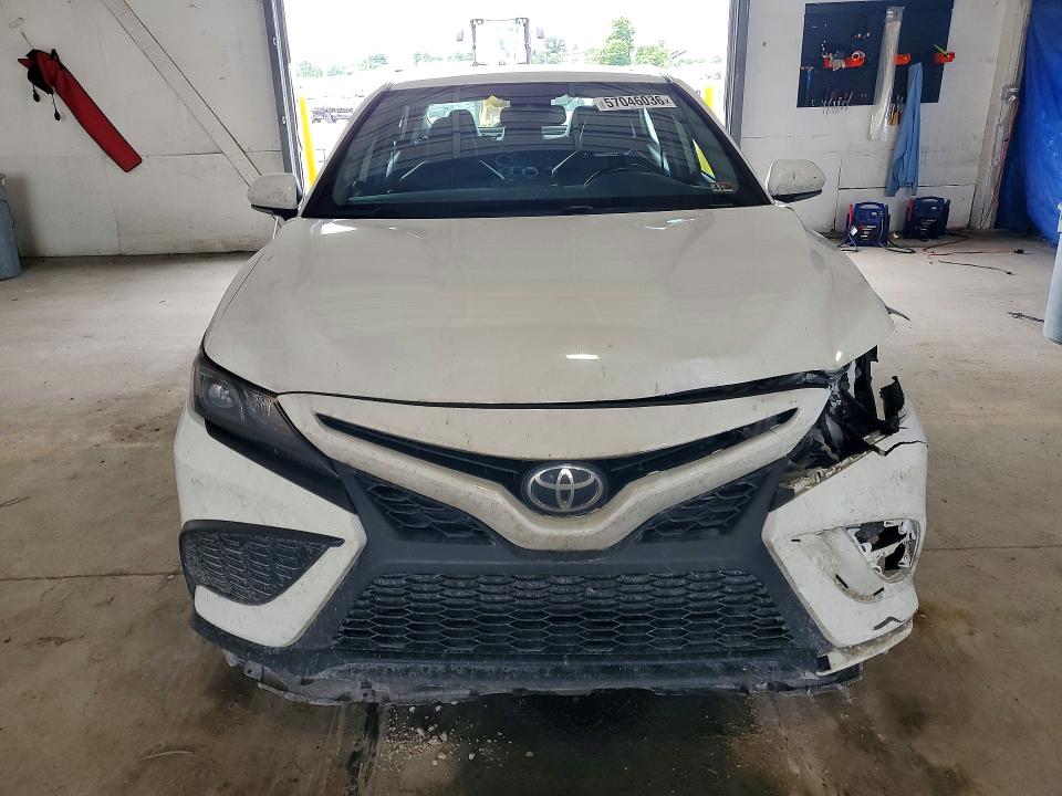 Продаж на аукціоні авто 2022 Toyota Camry, vin: 4T1T11AKXNU646545, номер лоту: 57046036