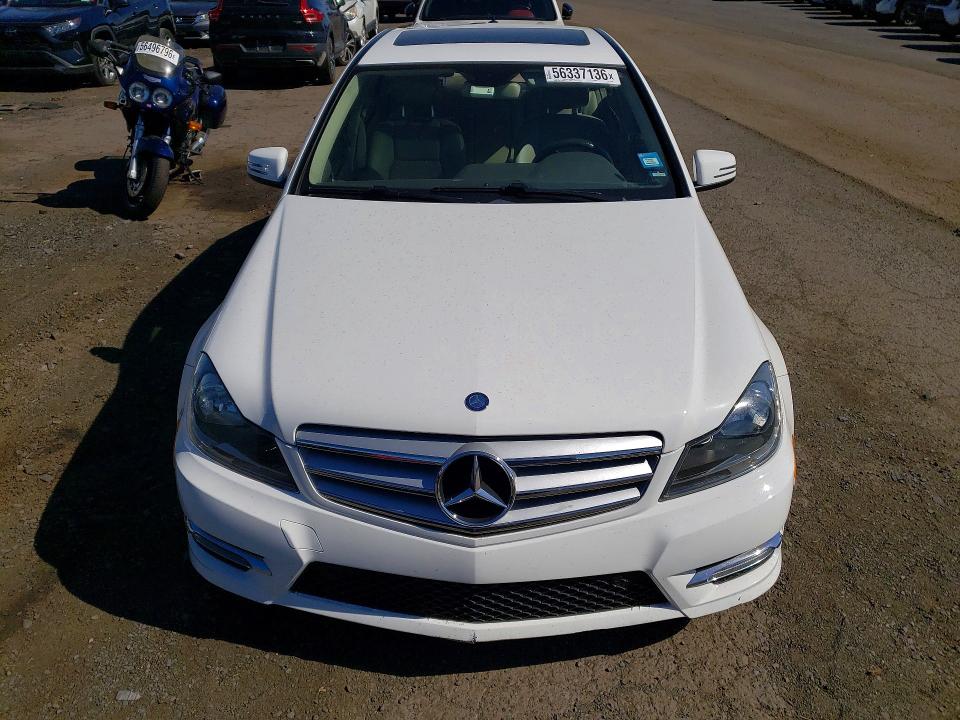 2013 Mercedes-benz C მანქანა იყიდება აუქციონზე, vin: WDDGF8AB2DG136581, აუქციონის ნომერი: 56337136