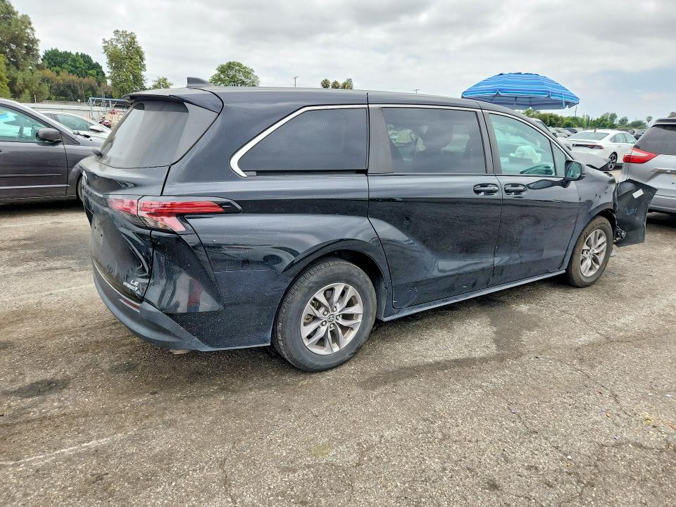 58321456 :رقم المزاد ، 5TDKRKEC6NS123982 vin ، 2022 Toyota Sienna مزاد بيع