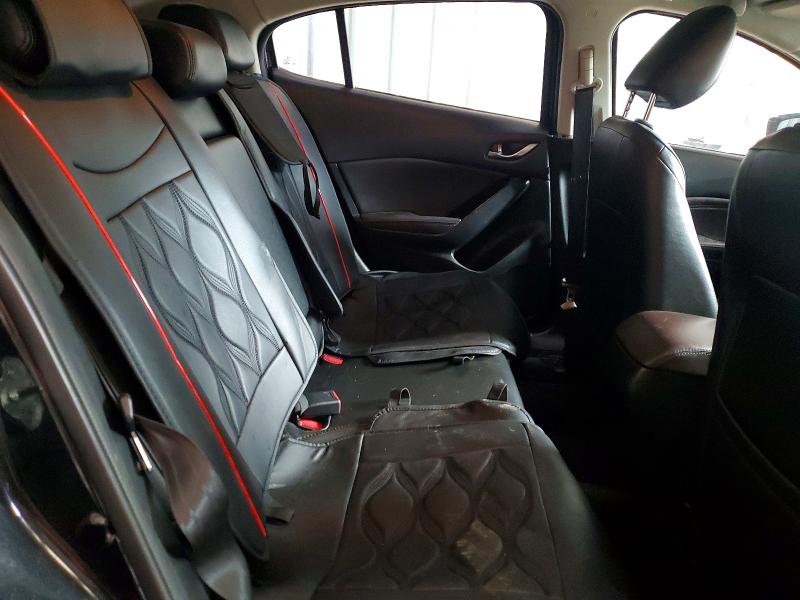 59095106 :رقم المزاد ، 3MZBN1W33JM210931 vin ، 2018 Mazda 3 مزاد بيع