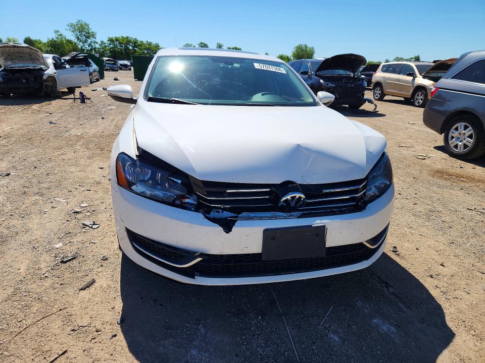 57697366 :رقم المزاد ، 1VWBH7A38CC088623 vin ، 2012 Volkswagen Passat مزاد بيع