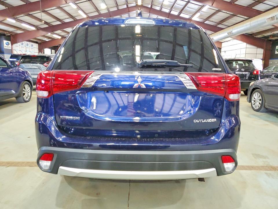Продаж на аукціоні авто 2018 Mitsubishi Outlander, vin: JA4AZ3A37JZ061597, номер лоту: 57699216