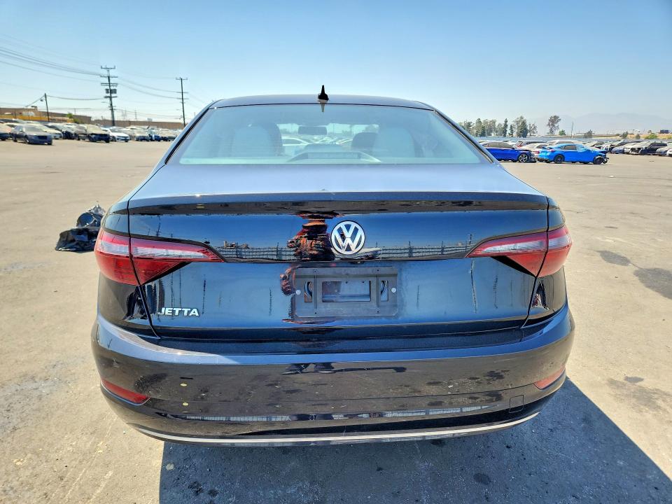 55767576 :رقم المزاد ، 3VWC57BUXMM086067 vin ، 2021 Volkswagen Jetta مزاد بيع