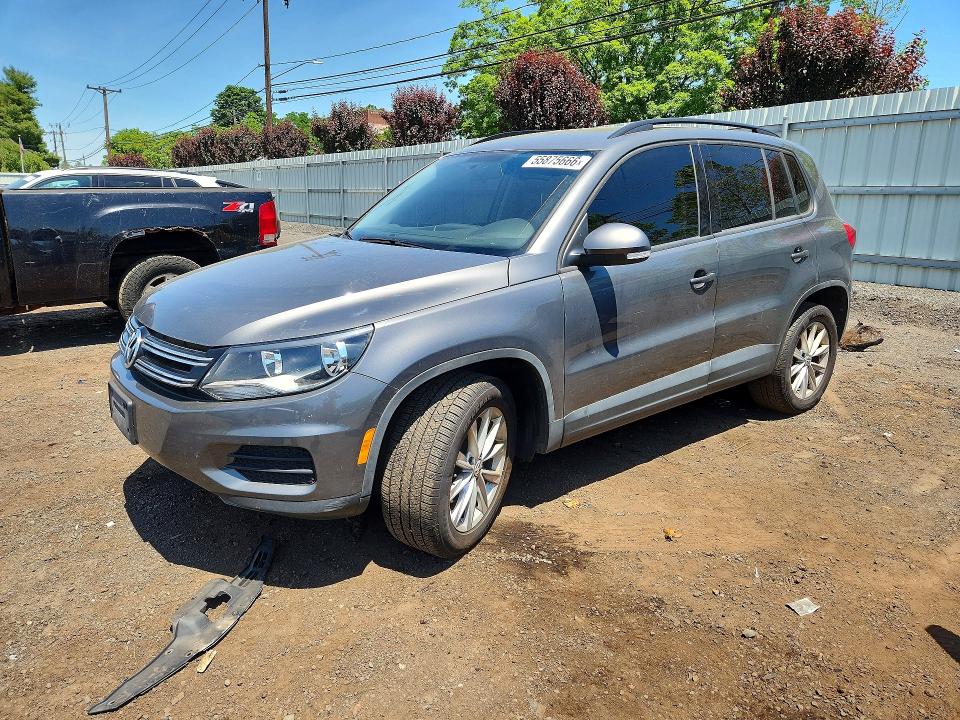 55875666 :رقم المزاد ، WVGBV7AX8HK044354 vin ، 2017 Volkswagen Tiguan مزاد بيع