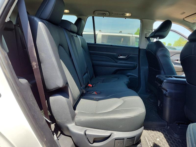 2026 Toyota Grand Highlander მანქანა იყიდება აუქციონზე, vin: 5TDAAAB54TS122751, აუქციონის ნომერი: 54656476