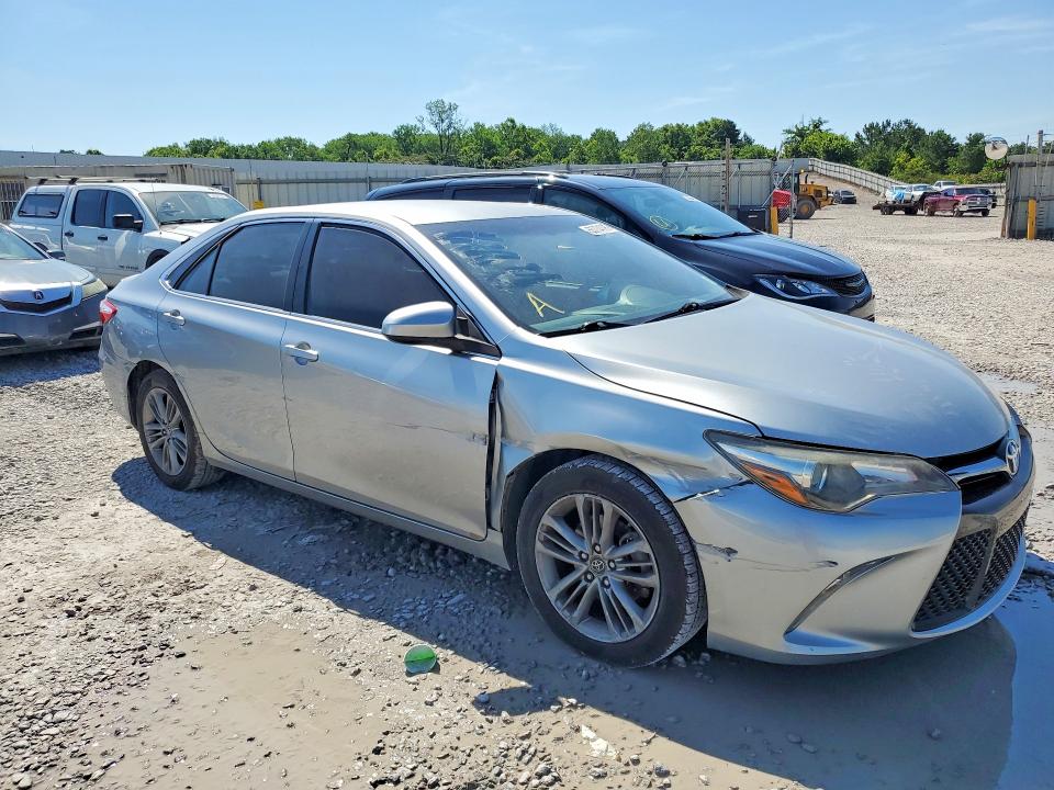 55734096 :رقم المزاد ، 4T1BF1FK7FU483456 vin ، 2015 Toyota Camry مزاد بيع