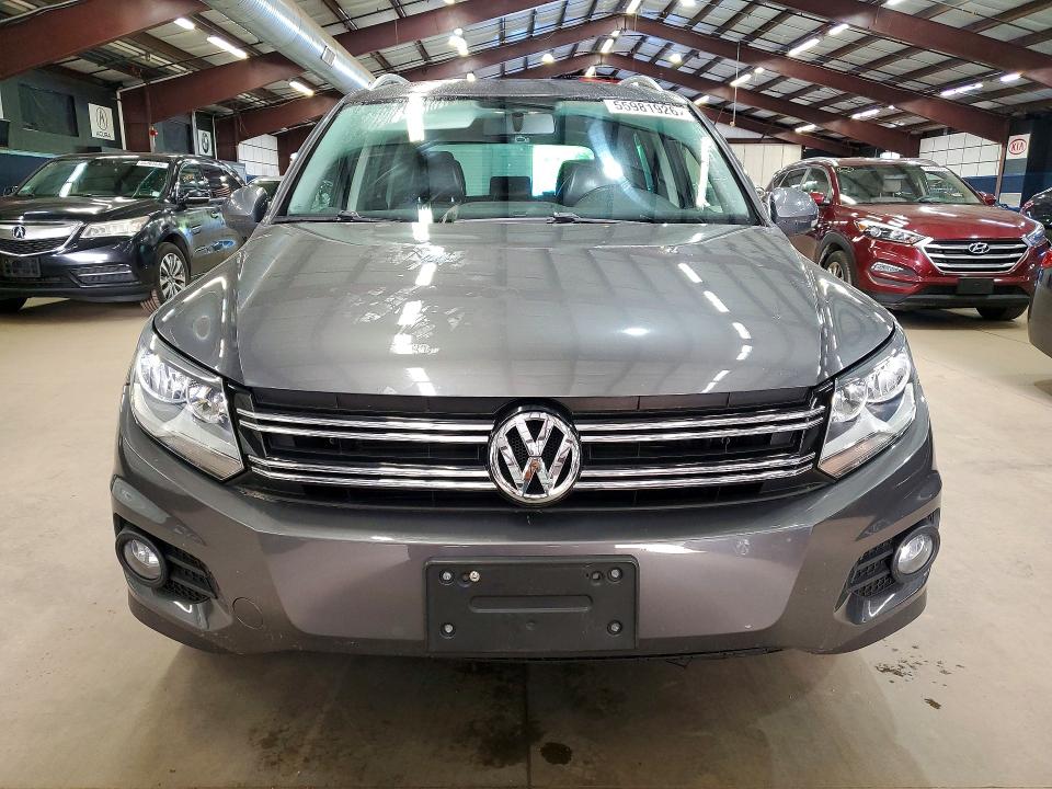 Aukcja sprzedaży 2015 Volkswagen Tiguan, vin: WVGBV7AX5FW586596, numer aukcji: 55981926