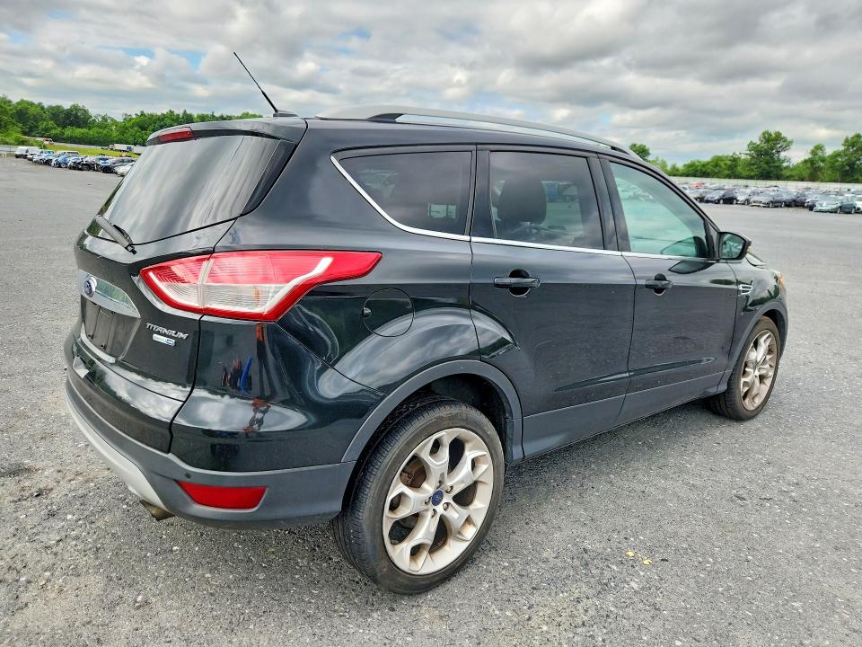 2014 Ford Escape მანქანა იყიდება აუქციონზე, vin: 1FMCU9JX7EUB21363, აუქციონის ნომერი: 56582636
