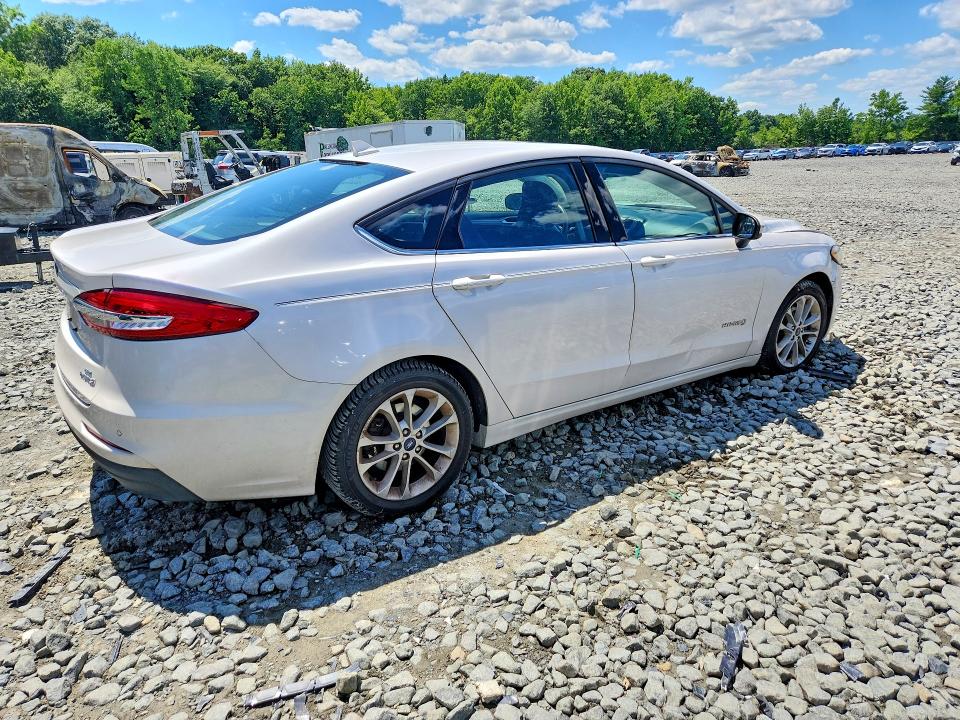 Продажа на аукционе авто 2019 Ford Fusion, vin: 3FA6P0LU3KR212727, номер лота: 58834246