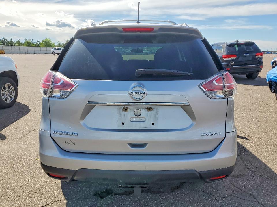2015 Nissan Rogue მანქანა იყიდება აუქციონზე, vin: 5N1AT2MK7FC899168, აუქციონის ნომერი: 57165046