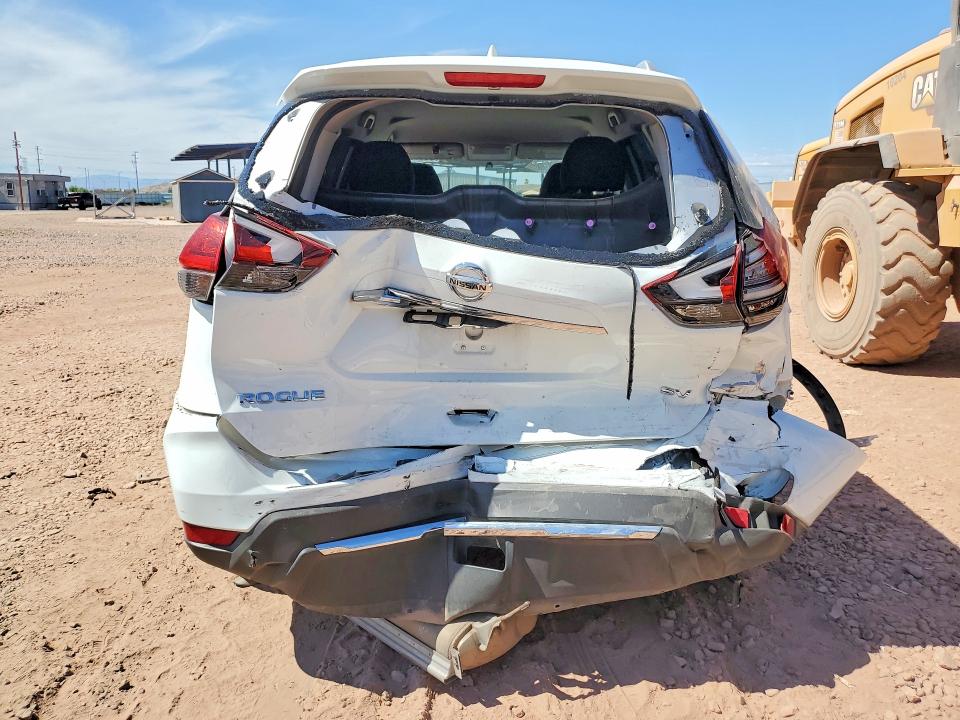 56175936 :رقم المزاد ، KNMAT2MT8HP511373 vin ، 2017 Nissan Rogue مزاد بيع