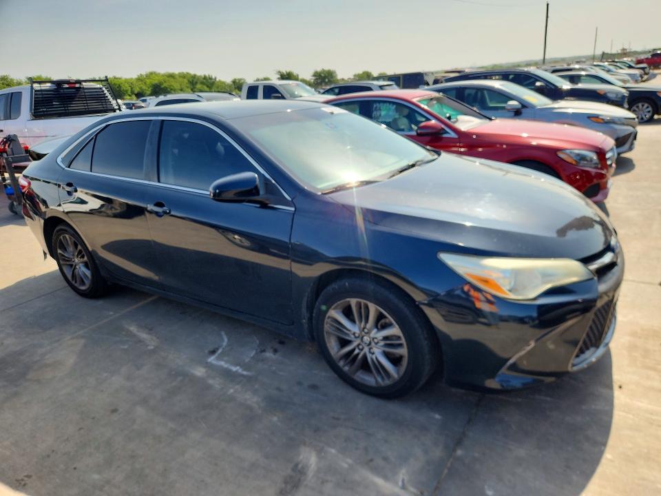58728616 :رقم المزاد ، 4T1BF1FK3GU225050 vin ، 2016 Toyota Camry مزاد بيع