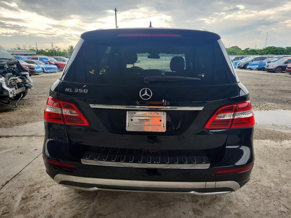 Продажа на аукционе авто 2015 Mercedes-benz Ml, vin: 4JGDA5JB2FA512188, номер лота: 55595636