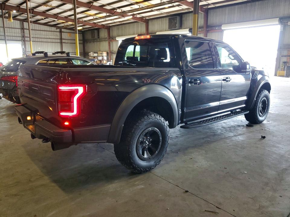 55372816 :رقم المزاد ، 1FTFW1RG9JFB81015 vin ، 2018 Ford F150 مزاد بيع