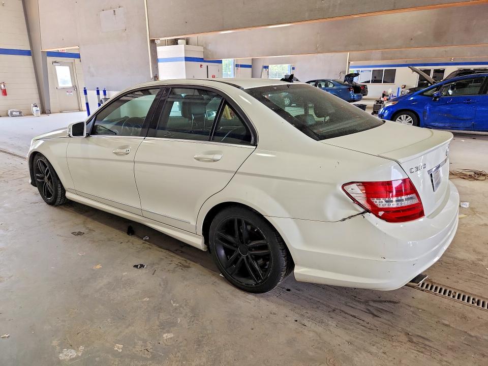 Продажа на аукционе авто 2012 Mercedes-benz C, vin: WDDGF8BB9CA692788, номер лота: 56788136