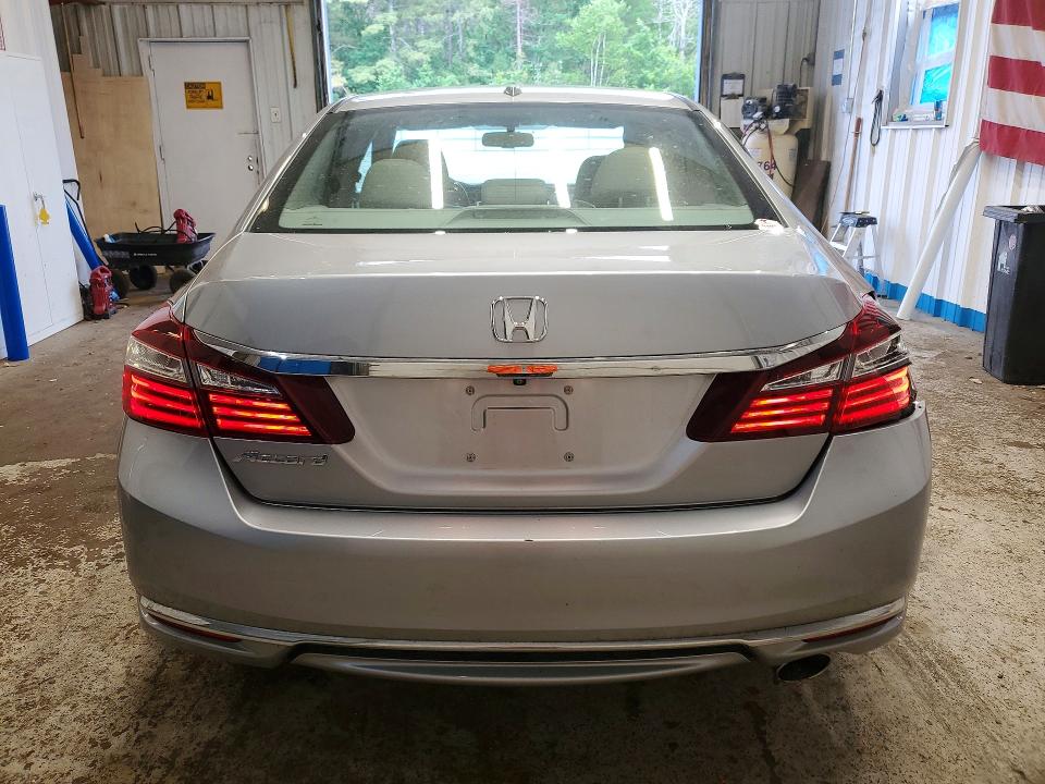 57629226 :رقم المزاد ، 1HGCR2F83HA009911 vin ، 2017 Honda Accord مزاد بيع