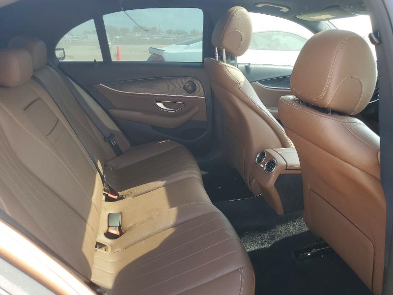 58511676 :رقم المزاد ، WDDZF4JB5HA271533 vin ، 2017 Mercedes-benz E مزاد بيع