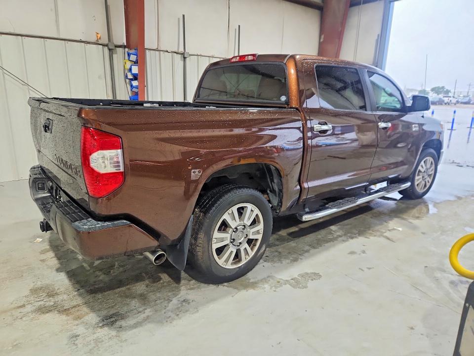 57408556 :رقم المزاد ، 5TFGW5F18HX227594 vin ، 2017 Toyota Tundra مزاد بيع