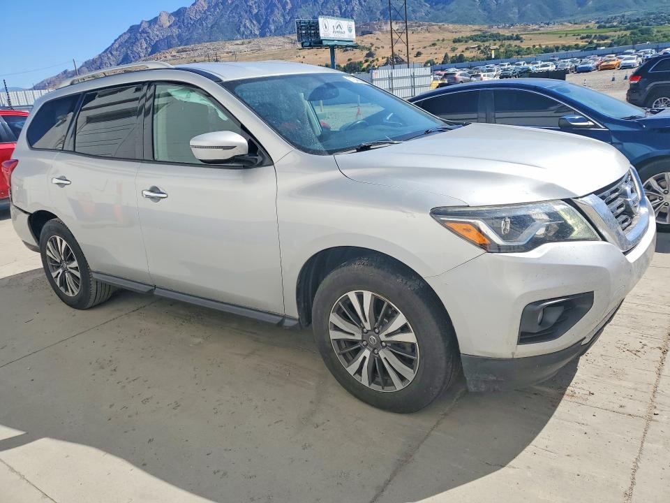 57048636 :رقم المزاد ، 5N1DR2MM8HC682227 vin ، 2017 Nissan Pathfinder مزاد بيع