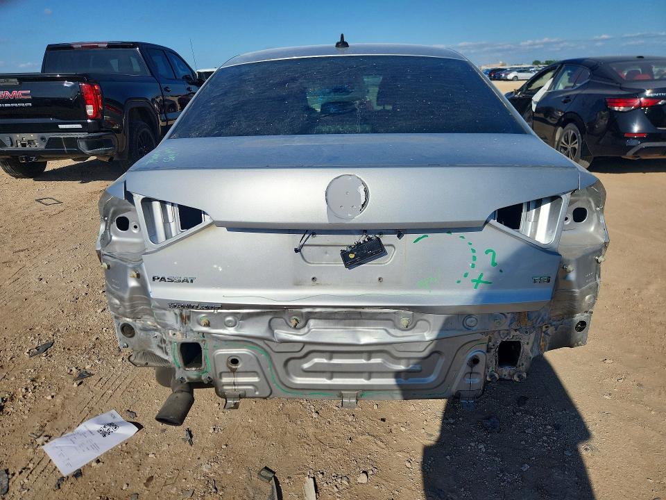 2018 Volkswagen Passat მანქანა იყიდება აუქციონზე, vin: 1VWAA7A37JC015160, აუქციონის ნომერი: 57942626