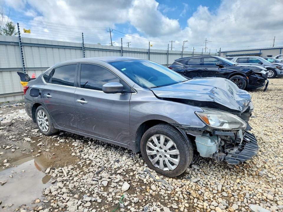 51825146 :رقم المزاد ، 3N1AB7AP7JY303371 vin ، 2018 Nissan Sentra مزاد بيع