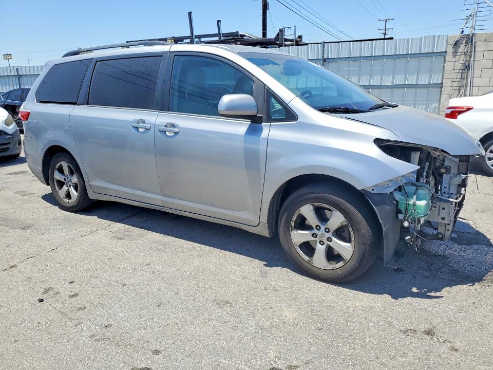 57507696 :رقم المزاد ، 5TDKK3DC9FS552336 vin ، 2015 Toyota Sienna مزاد بيع