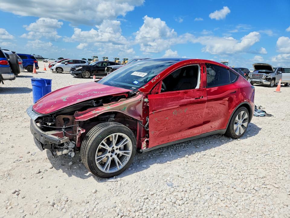 57079616 :رقم المزاد ، 7SAYGAEE6NF350835 vin ، 2022 Tesla Model Y مزاد بيع