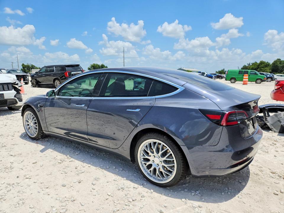 59063976 :رقم المزاد ، 5YJ3E1EA7KF300774 vin ، 2019 Tesla Model 3 مزاد بيع